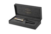 Utensilien zum Schreiben und Zeichnen - Parker Sonnet Füller | Premium Metal & Black Glanzlack mit Goldbeschichtung | Füllfederhalter mit feiner 18 Karat Goldfeder und schwarzer Tintenpatrone | Geschenkbox - 2119784