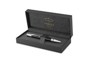 Utensilien zum Schreiben und Zeichnen - Parker Duofold Classic Kugelschreiber in Black mit palladium-beschichteten Zierteilen | mittlere Schreibspitze | schwarze Tinte - 1931390
