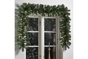 Einrichtung - NORDIC WINTER Artificial spruce garland 270 cm with lights - 780-012
