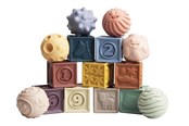 Baby Spielzeug - Magni Massage set with building blocks - 3648