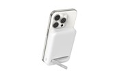 Handys - Adapter und Ladegeräte - Belkin 8k Qi2 MagSafe Compatible Powerbank with kickstand - BPD007BTWH