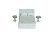 Puppen & Zubehör - Micki Lundby Bett mit gepolstertem Kopfteil, Kissen, Doppelbettdecke, 2 Nachttischen - 18378