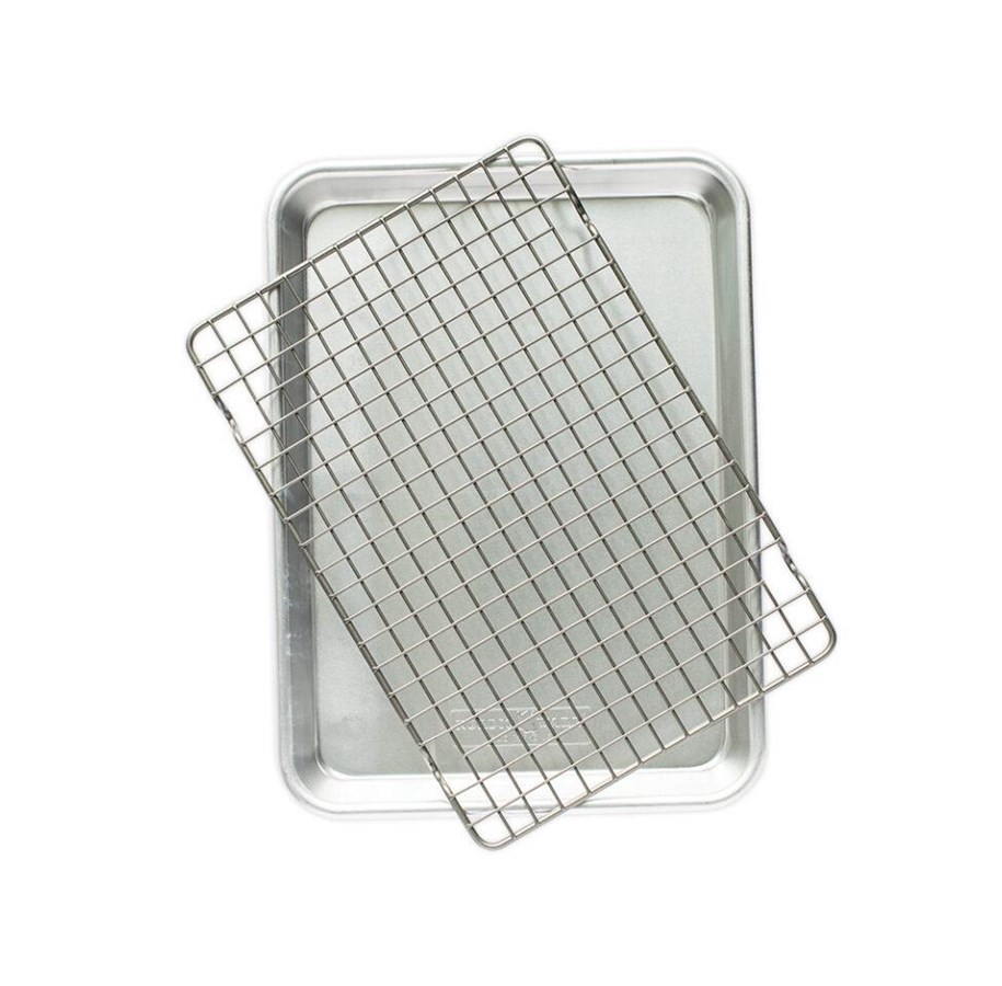 Backbleche, Bratpfannen & Roste - Nordic Ware Backblech Quarter Sheet with rack - 45383