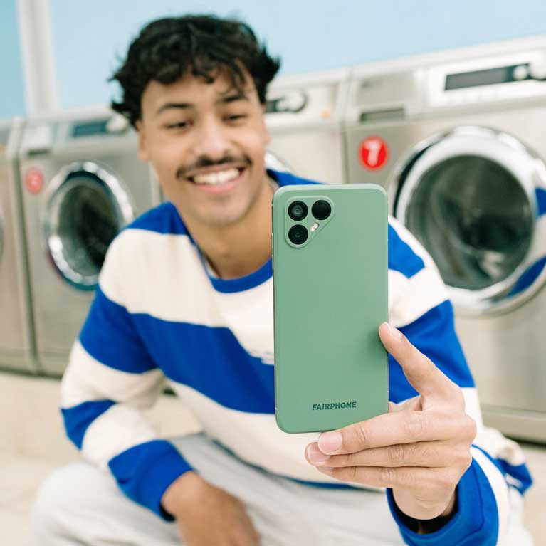 Fairphone 4 green